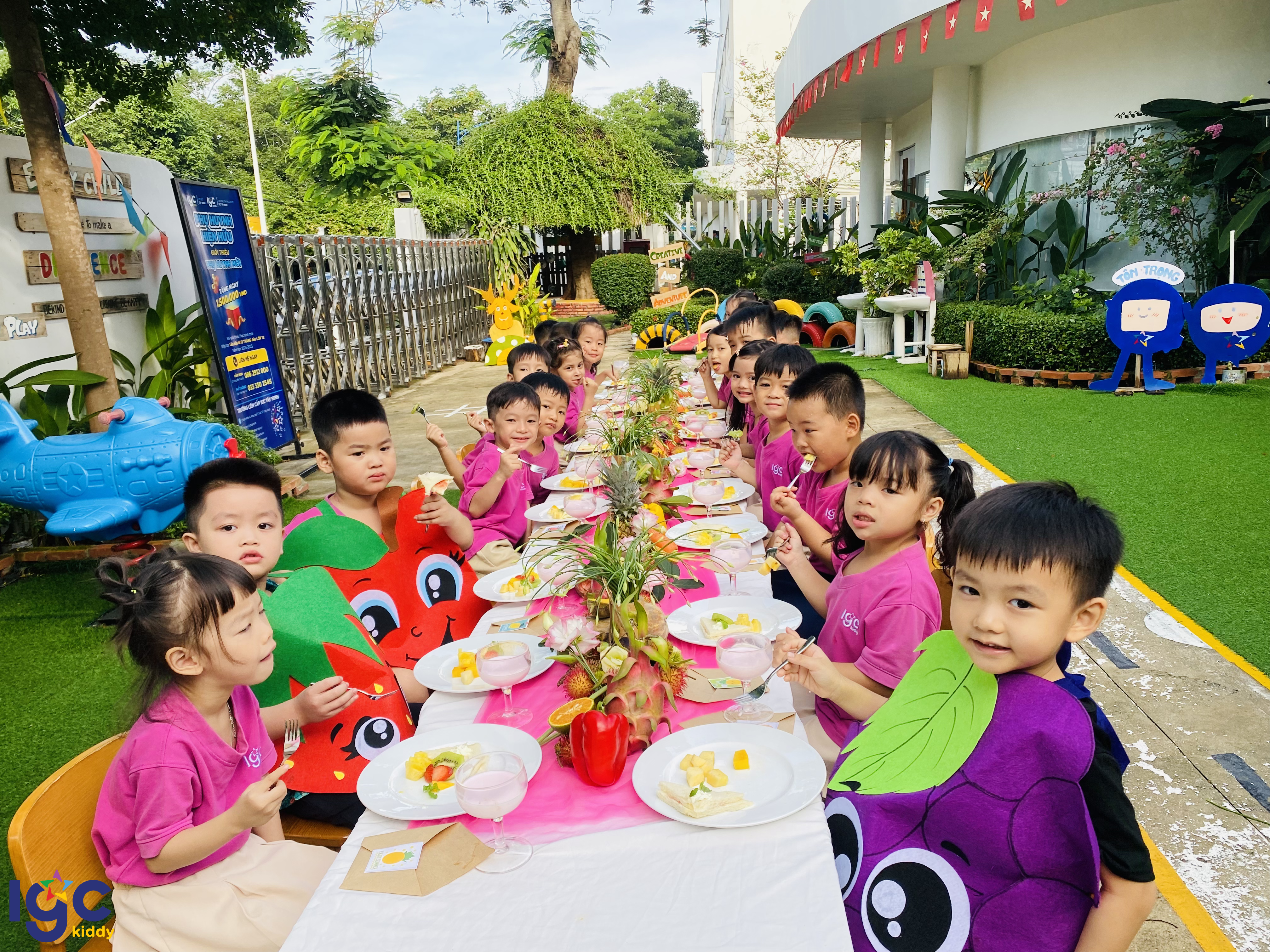 TRÁI CÂY ĐÂY RỒI!!! LỚP WHALE 3A MỞ TIỆC THÔI!!