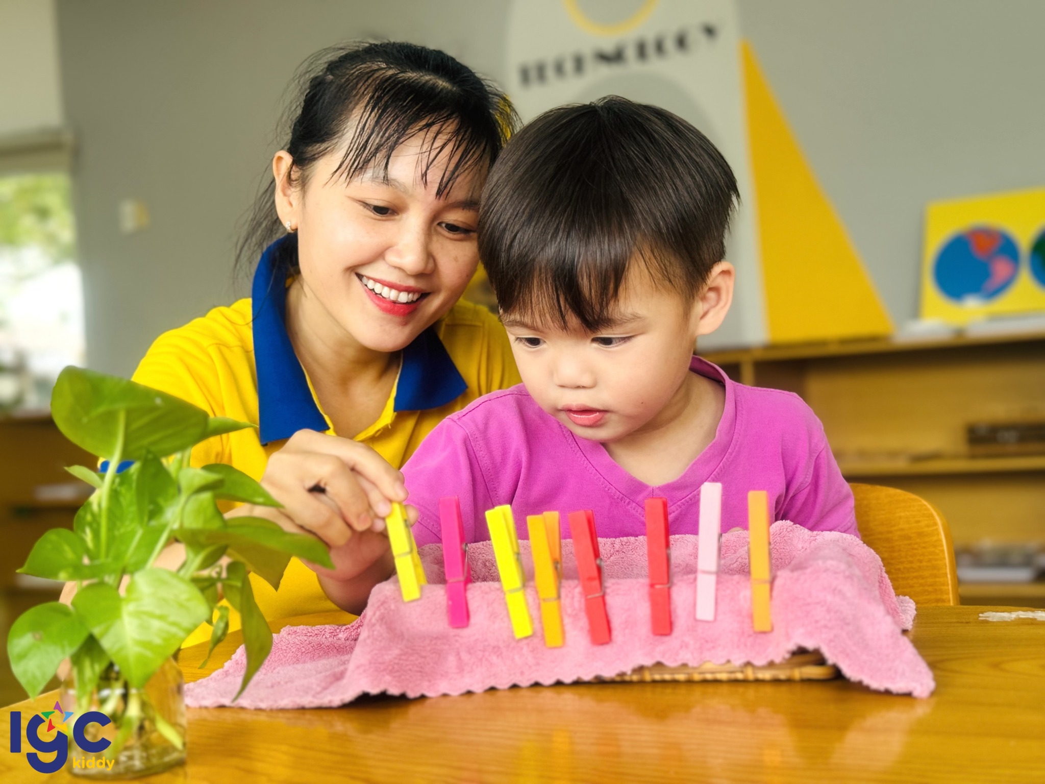 GIỜ HỌC MONTESSORI CỦA BÉ